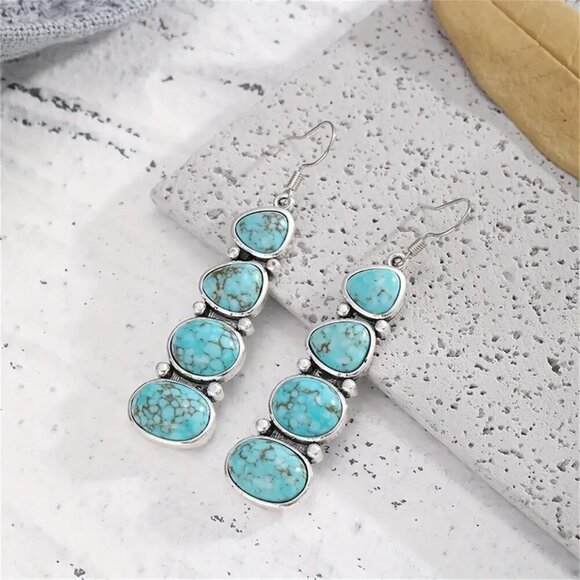 NEW Pair of vintage style BOHO earrings, dangle turquoise earrings, western - Picture 3 of 4